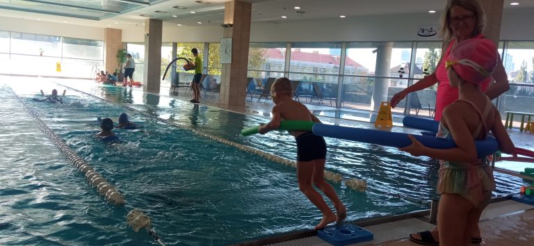 Bezplatný kurz plávania pre deti zo staromestských škôl