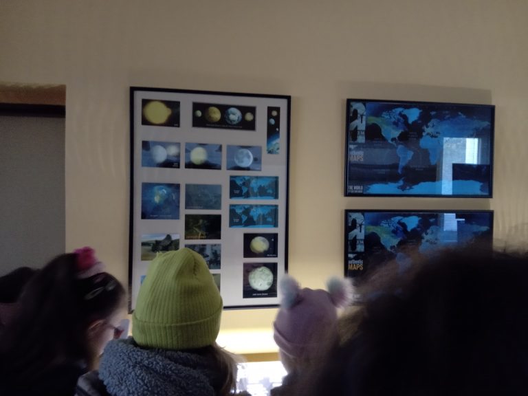 Hvezdáreň a planetárium v Hlohovci