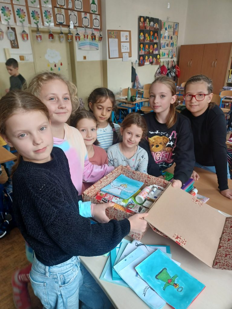 Koľko lásky za zmestí do krabice od topánok?