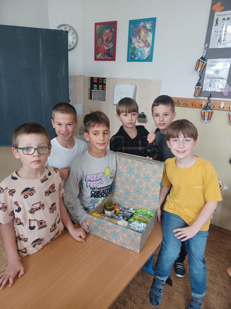 Koľko lásky za zmestí do krabice od topánok?