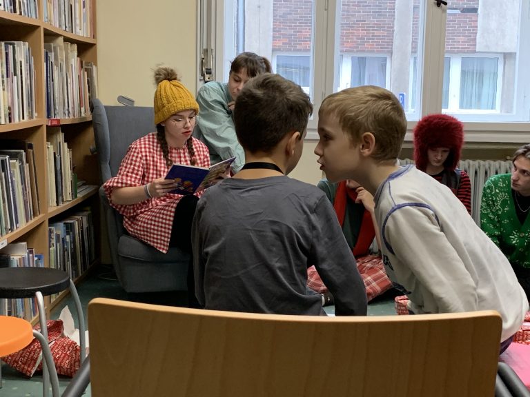 24 adventných príbehov