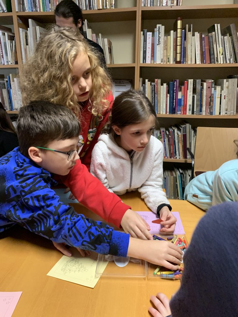 Musíš si priniesť klobúk