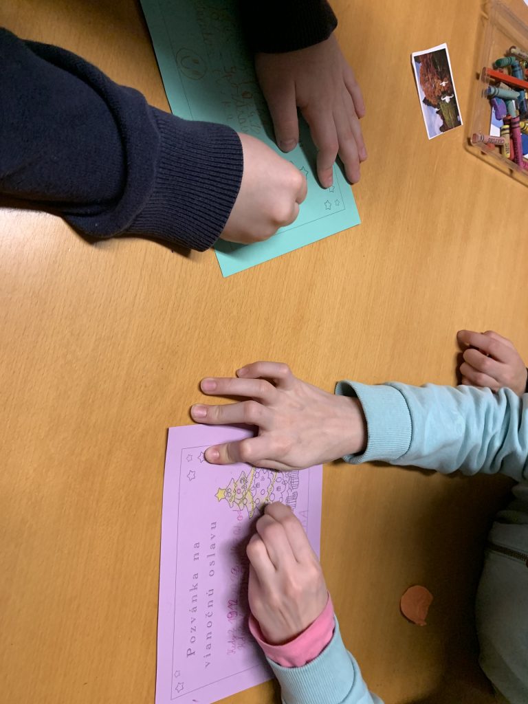 Musíš si priniesť klobúk