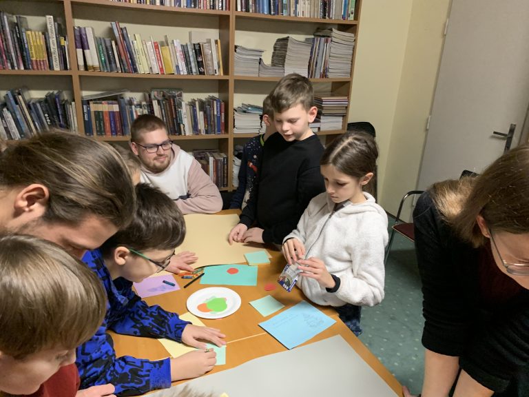 Musíš si priniesť klobúk