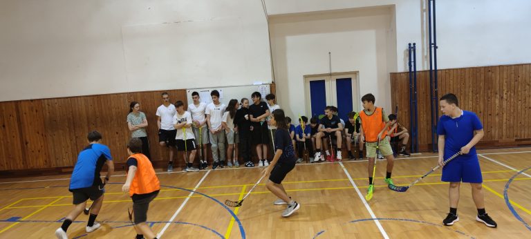 Mikulášsky medzitriedny florbalový turnaj