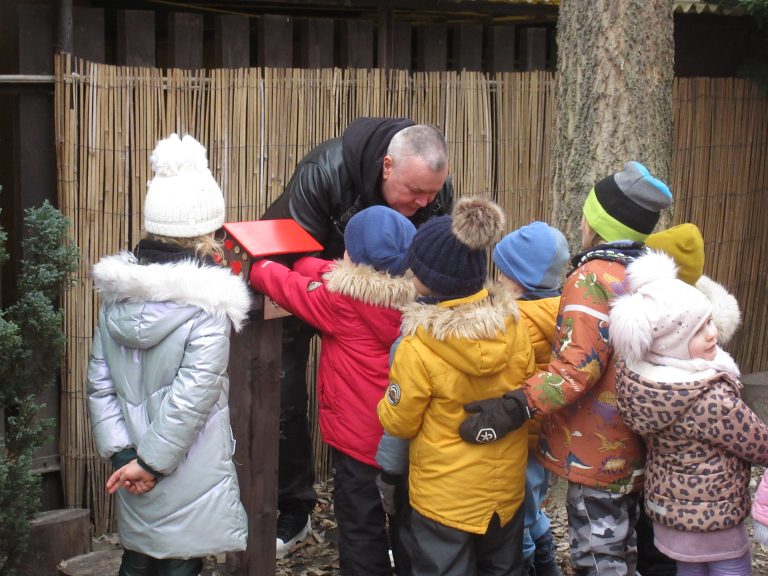Výzdoba a osadenie vtáčej búdky s Občianskym združením NIE