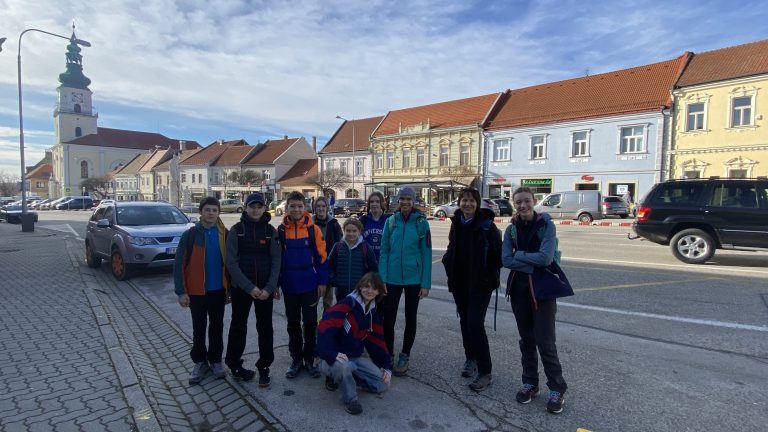 S turistickým krúžkom z Modry do Pezinka.  Po stopách Štúra modranským regiónom