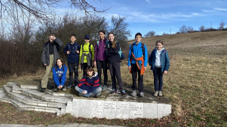 S turistickým krúžkom z Modry do Pezinka.  Po stopách Štúra modranským regiónom