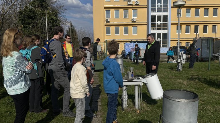 S turistickým krúžkom zo Záhorskej Bystrice na Kolibu – Slovenský hydrometeorologický ústav