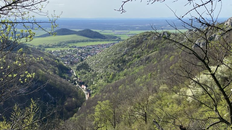 S turistickým krúžkom Plaveckým krasom 2