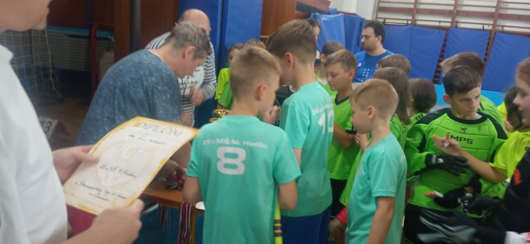 2. miesto mladších žiakov  – Staromestská liga vo florbale