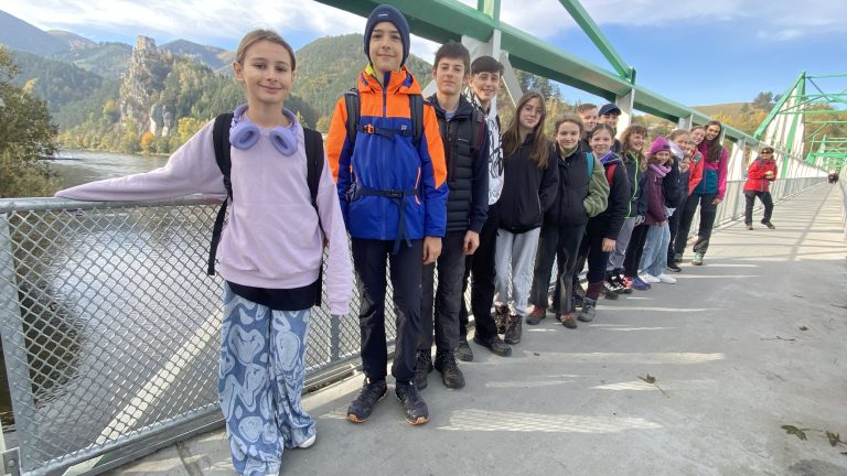 S turistickým krúžkom na hrad Strečno