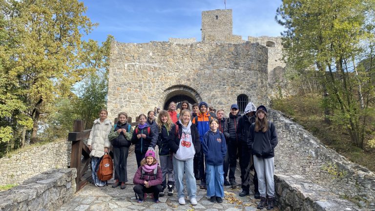 S turistickým krúžkom na hrad Strečno