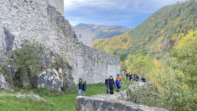 S turistickým krúžkom na hrad Strečno
