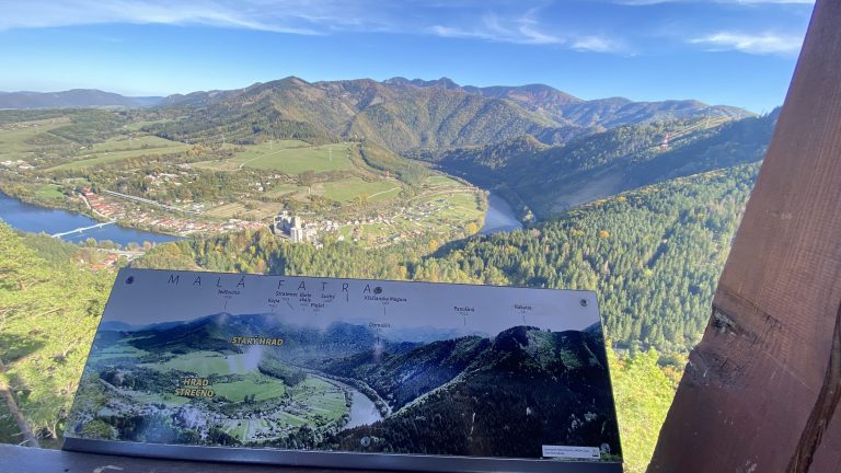 S turistickým krúžkom na hrad Strečno