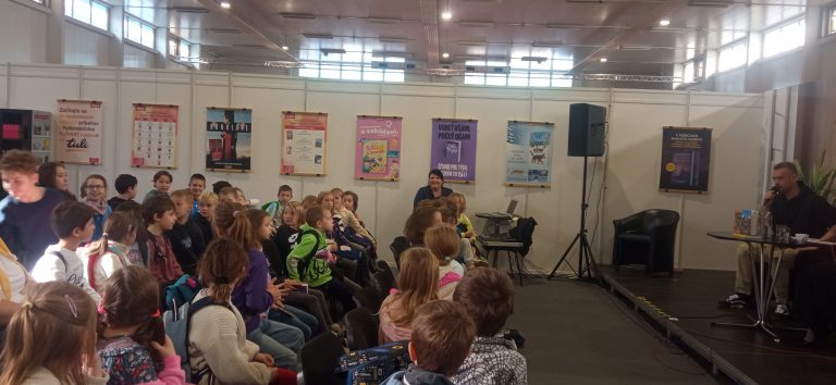 Bibliotéka a výstava Minerály Bratislava