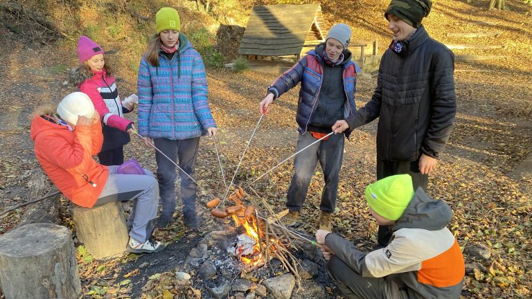 S turistickým krúžkom z Rače na hrad Pajštún