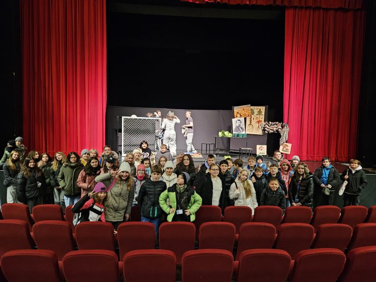 Divadelné predstavenie v anglickom jazyku