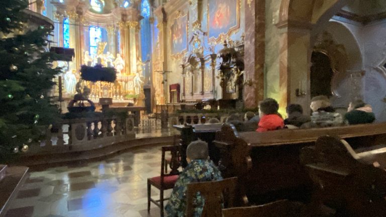 S turistickým krúžkom na Zobor a do Nitry. Vianočné mestečko