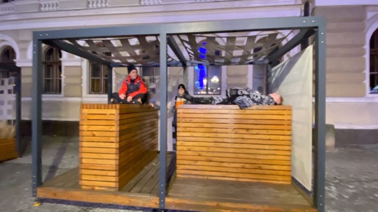 S turistickým krúžkom na Zobor a do Nitry. Vianočné mestečko