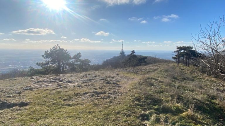 S turistickým krúžkom na Zobor a do Nitry. Vianočné mestečko