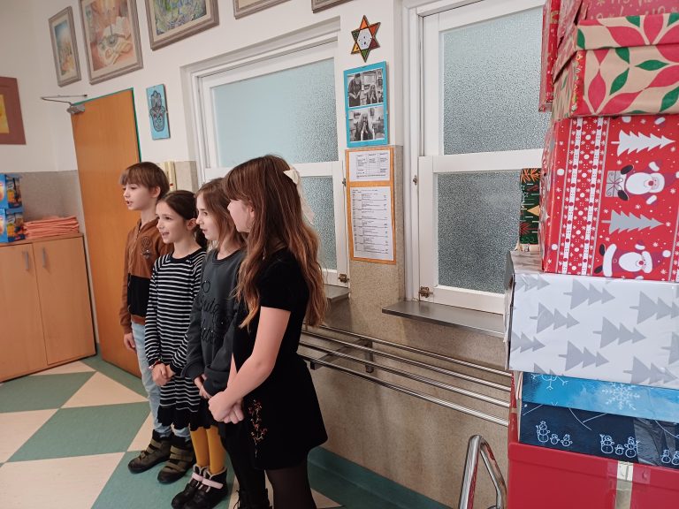 Koľko lásky sa zmestí do krabice od topánok