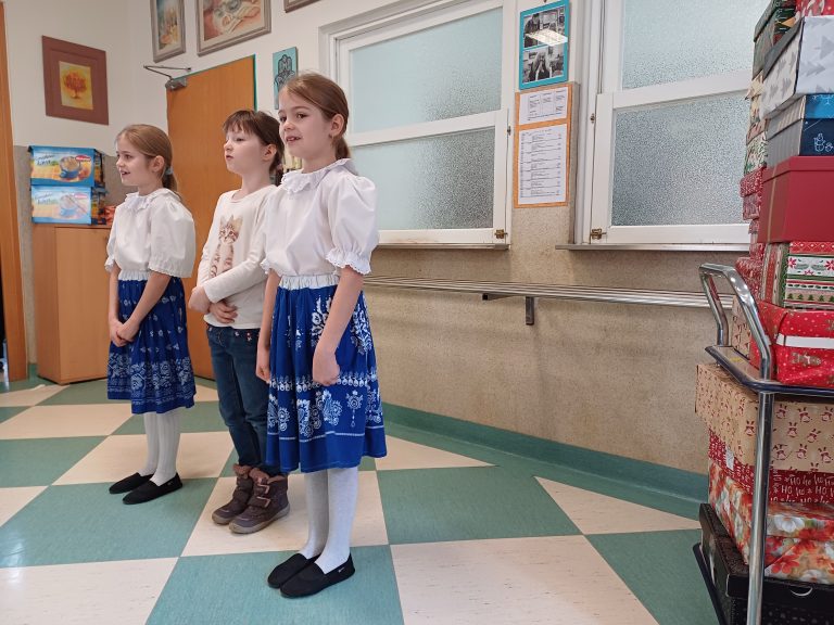 Koľko lásky sa zmestí do krabice od topánok