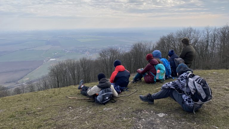 S turistickým krúžkom z Horných do Dolných Orešian. Po stopách najstaršieho keltského hradiska na Slovensku