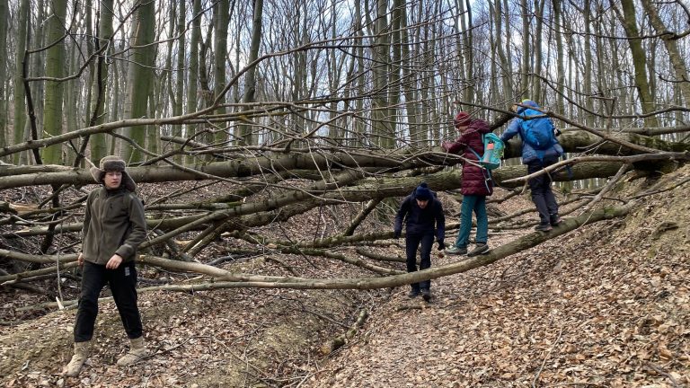 S turistickým krúžkom z Horných do Dolných Orešian. Po stopách najstaršieho keltského hradiska na Slovensku