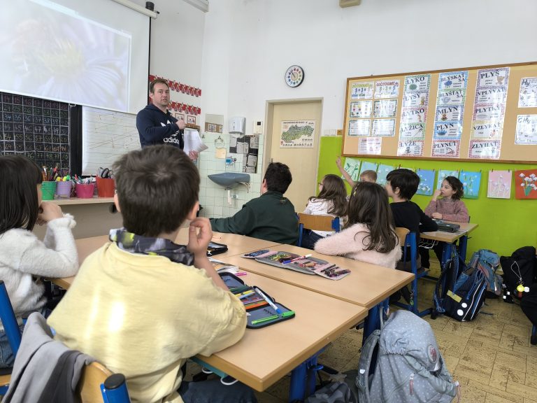 Beseda so včelárom v 2.A