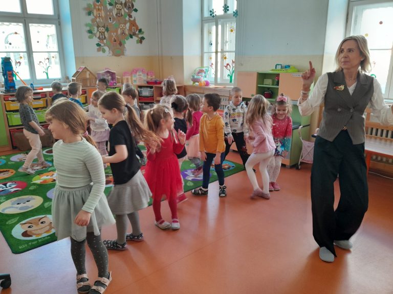 Školkari na stretnutí s pani spisovateľkou