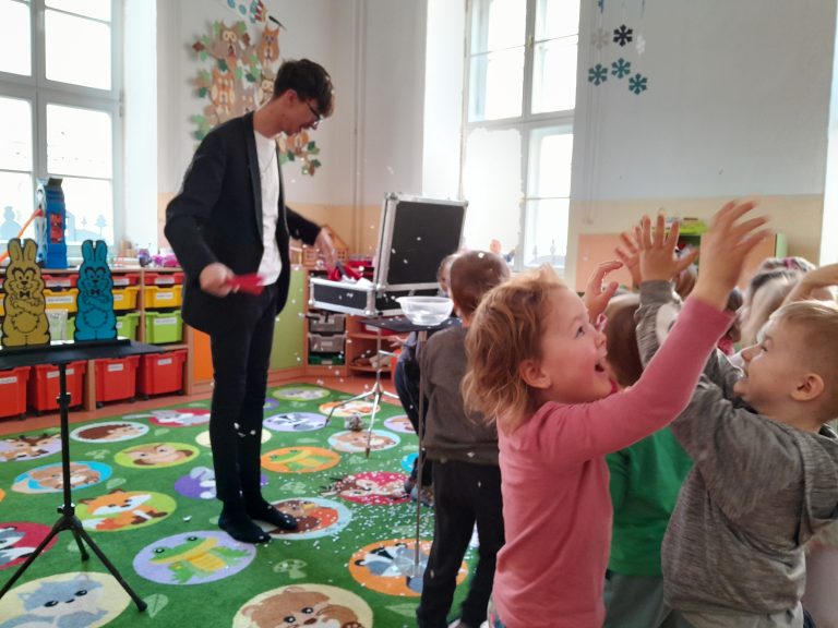 A možno príde aj kúzelník…