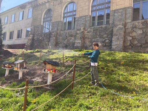 1a3b3841-59a6-42b7-842c-fde6e363fd53