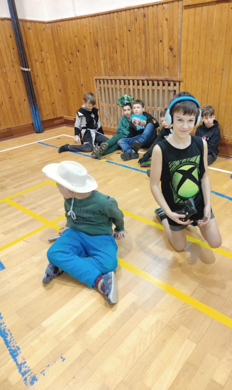 Karneval tretiakov a štvrtákov