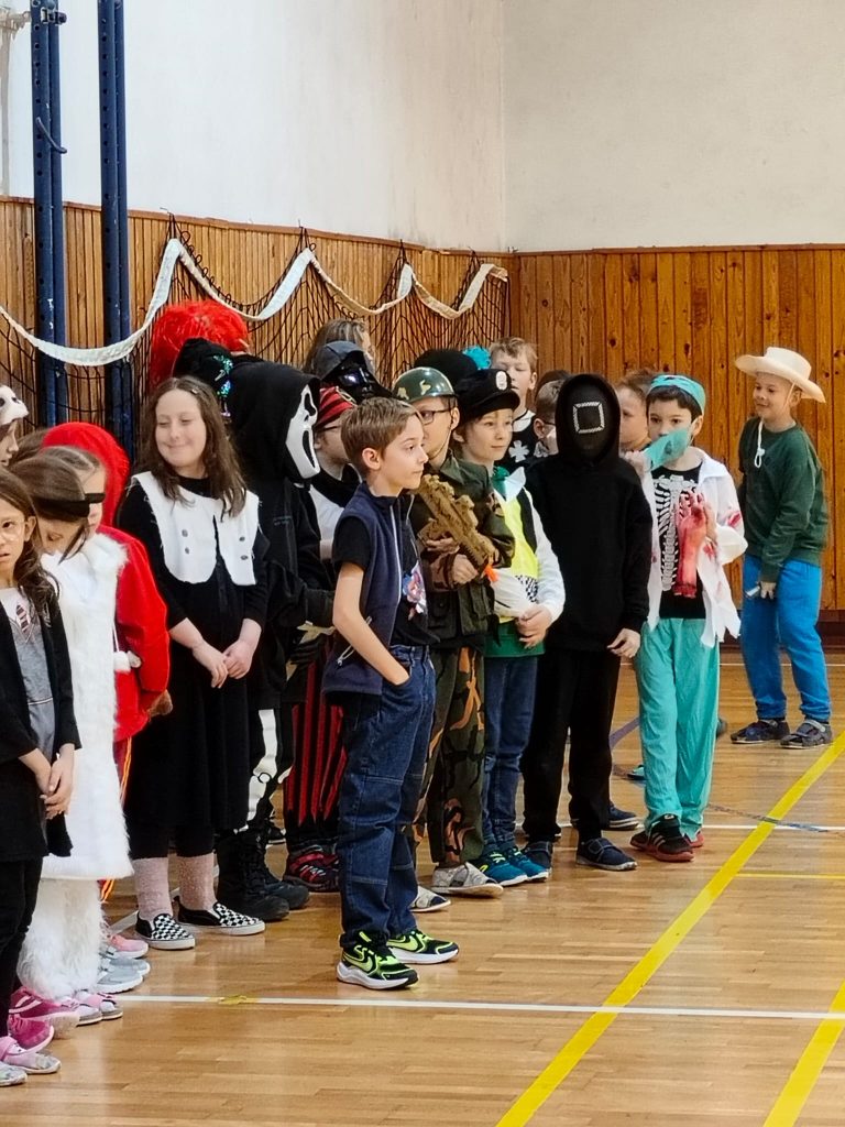 Karneval tretiakov a štvrtákov