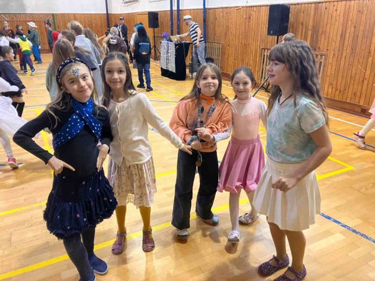 Karneval tretiakov a štvrtákov