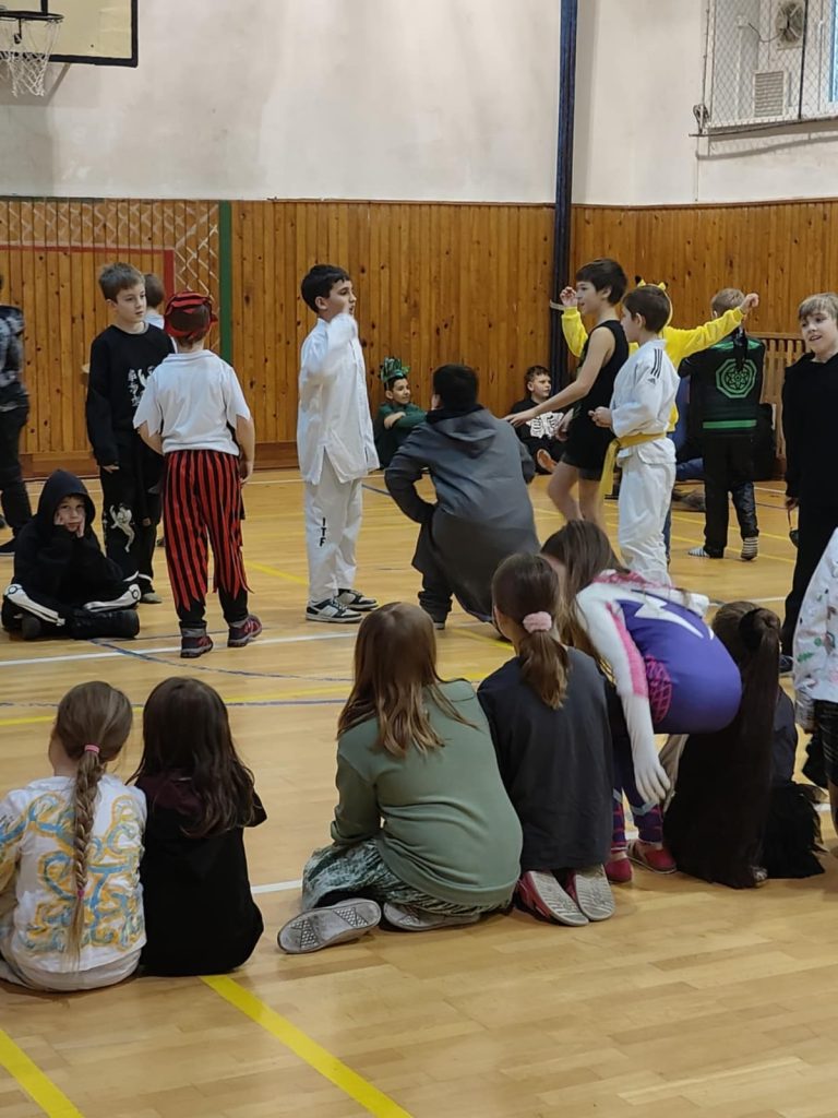 Karneval tretiakov a štvrtákov