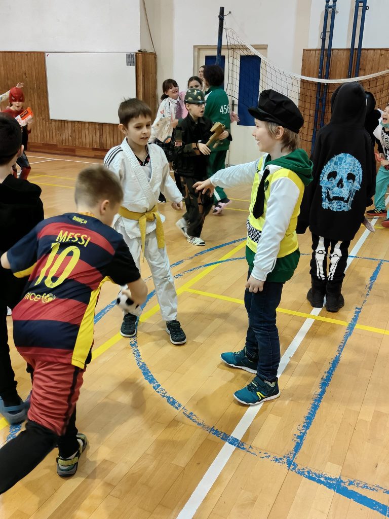 Karneval tretiakov a štvrtákov