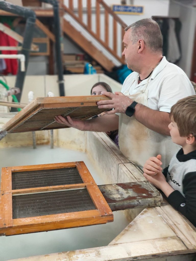 Výlet do Papierničky Petrus v Prietrži