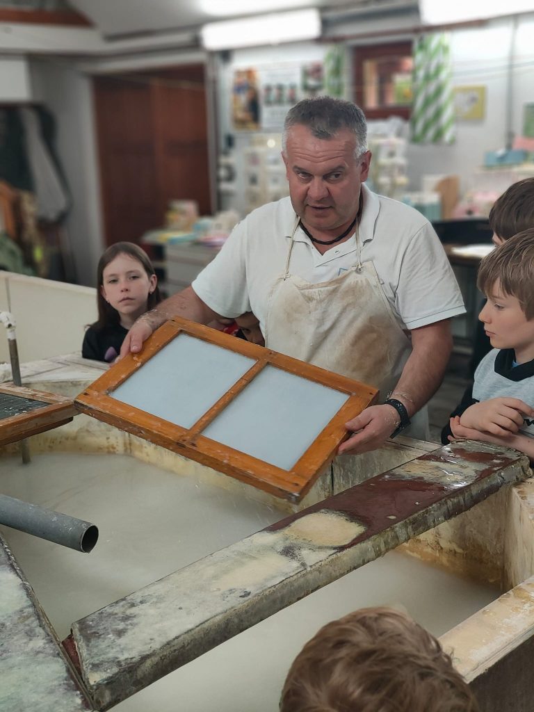 Výlet do Papierničky Petrus v Prietrži