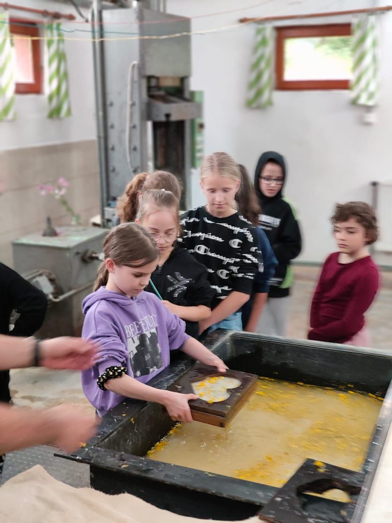 Výlet do Papierničky Petrus v Prietrži