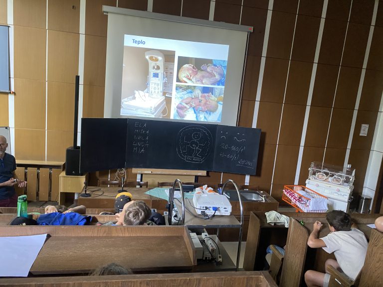 Návšteva oddelenia pre predčasne narodené deti