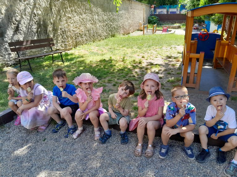 Maškrtenie na školskom dvore