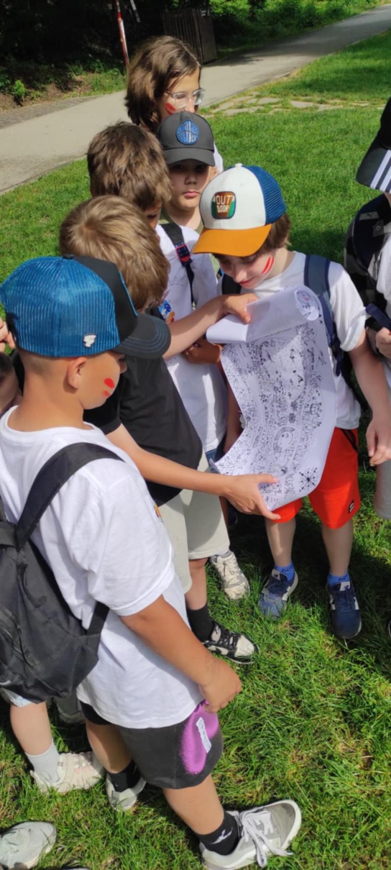 Štvrtáci hľadajú poklad na Železnej studničke