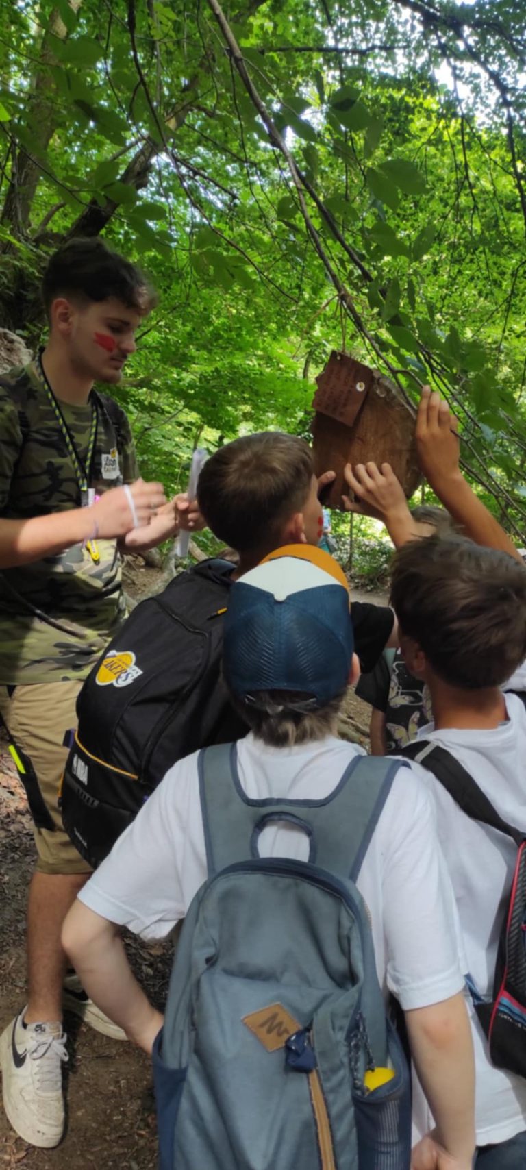 Štvrtáci hľadajú poklad na Železnej studničke