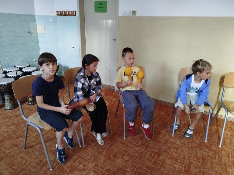 Bubny, smiech a rytmus – zážitková hodina v 2.A