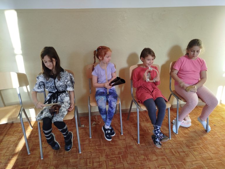 Bubny, smiech a rytmus – zážitková hodina v 2.A