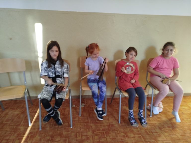 Bubny, smiech a rytmus – zážitková hodina v 2.A