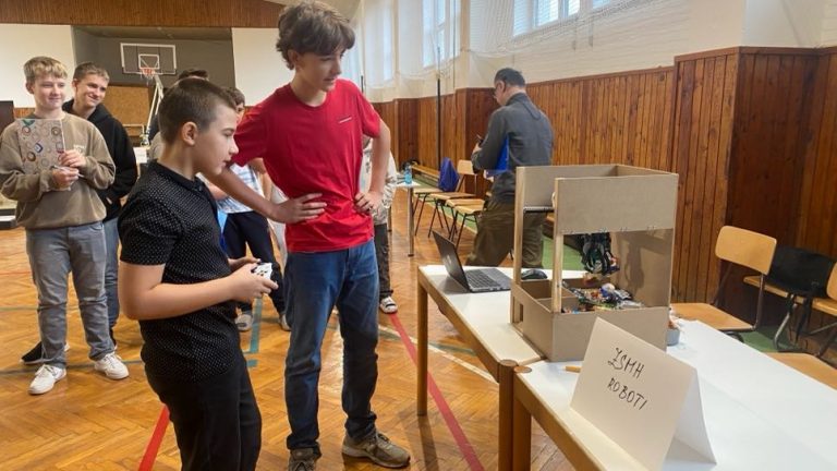 Úspech našich deviatakov na STEM turnaji Záhorácky robot 2025