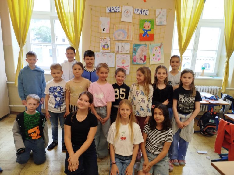 Novorodenec očami detí – výnimočná výstava kresieb žiakov našej školy